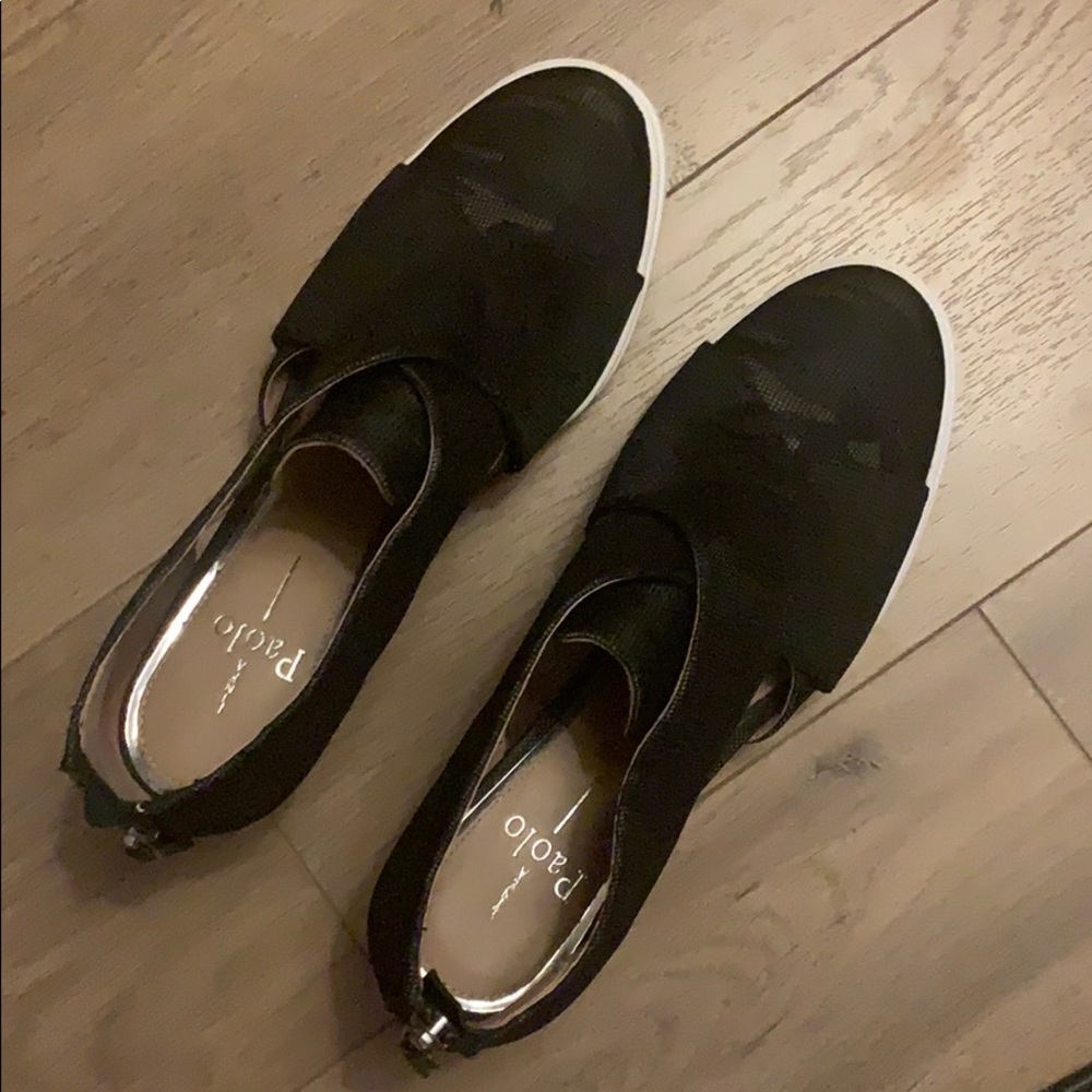 Linea Paolo Camo wedge  barely worn